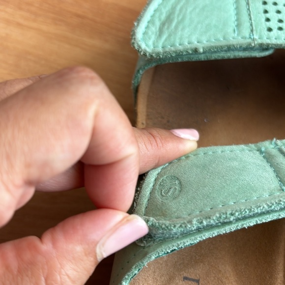 Size 7 Josef Seibel turquoise color sandal - Picture 3 of 7